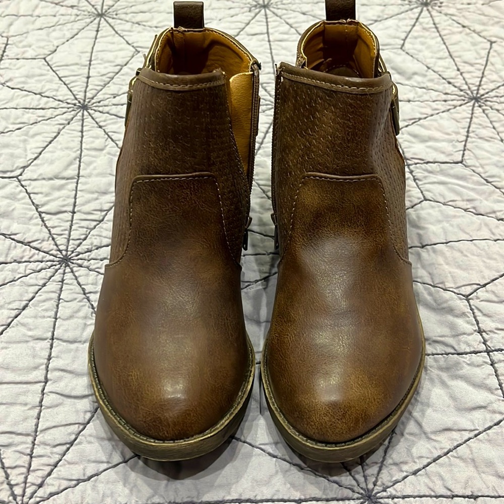 NWB Women’s Jelly Pop Sarin Booties Sz 6